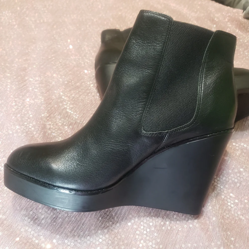 Aldo Size 7 Black Leather Wedge Boots - Picture 2 of 7